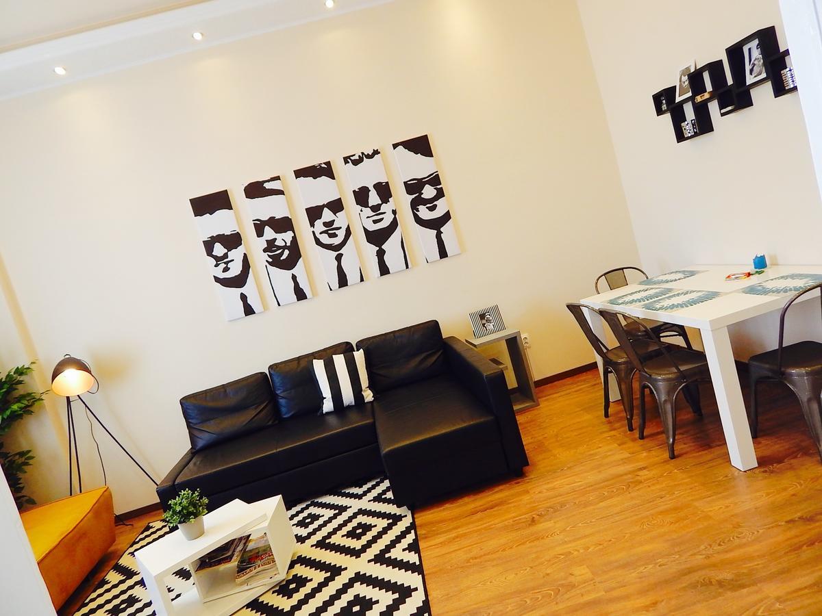 Hello Downtown Apartment - Broadway ブダペスト エクステリア 写真